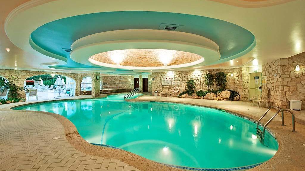 Pool view at Four Seasons Country Club within the Quinta do Lago resort complex in Portugal.