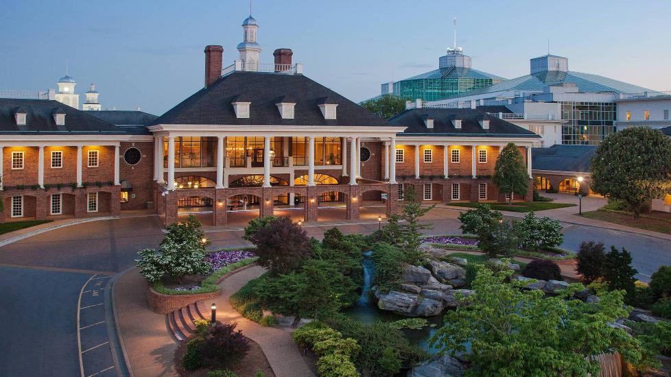 Outside view of The Inn at Opryland, a Gaylord Hotel.