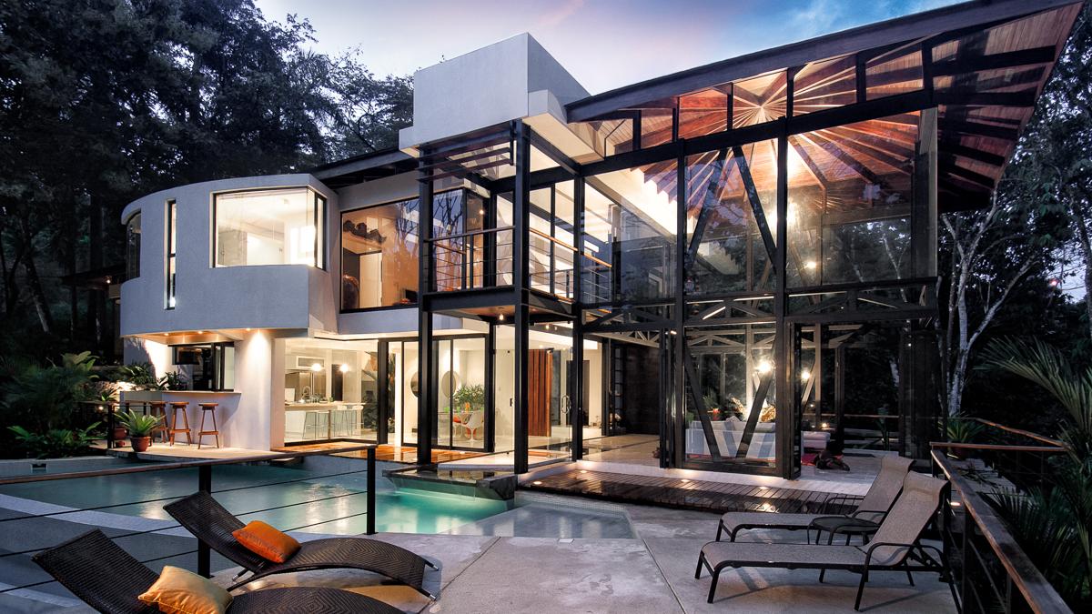 Stay in the Villa Punto de Vista's 10 bedroom villa in a perfect Coasta Rican retreat.