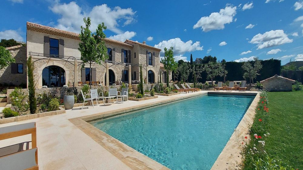Mas du Citronnier villa in Provence, France exterior pool view.